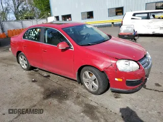 2008 Volkswagen Jetta SE z VIN 3VWRM71KX8M043321, wystawiony jako Copart lot #54168215 z przebiegiem 175 604 mil mil oraz Szkoda całkowita • Salvage title. Historia ofert i sprzedaży dostępna na DreamBid. Obrazek 4.