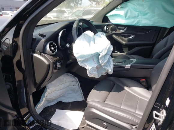 2022 Mercedes-Benz GLC 300 with VIN W1N0G8DB6NV391826, listed as a IAAI auction lot 42266256 with Not provided miles and . Bid and sale history available at DreamBid. Image 18.