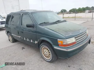 1993 Plymouth Voyager z VIN 2P4GH45R6PR372511, wystawiony jako IAAI lot #42093650 z przebiegiem 81 484 mil mil oraz . Historia ofert i sprzedaży dostępna na DreamBid. Obrazek 1.