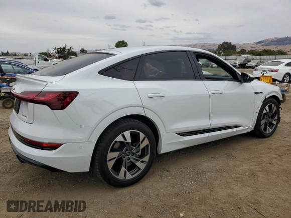 2023 Audi e-tron Sportback S line Premium z VIN WA11AAGEXPB004395, wystawiony jako Copart lot #68947554 z przebiegiem 19 852 mil mil oraz Szkoda całkowita • Salvage title. Historia ofert i sprzedaży dostępna na DreamBid. Obrazek 3.