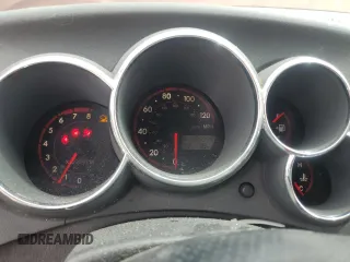 2005 Pontiac Vibe z VIN 5Y2SL63815Z421653, wystawiony jako Copart lot #60127605 z przebiegiem 299 999 mil mil oraz Szkoda całkowita • Salvage title. Historia ofert i sprzedaży dostępna na DreamBid. Obrazek 9.