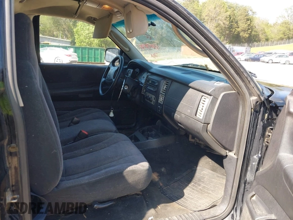 2001 Dodge Dakota with VIN 1B7FL26X71S298506, listed as a IAAI auction lot 42078981 with 193,818 mi miles. Bid and sale history available at carsss.com. Image 5.