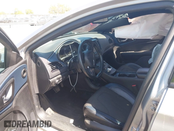 2015 Chrysler 200 S with VIN 1C3CCCBG2FN505330, listed as a IAAI auction lot 41935604 with 189,260 mi miles. Bid and sale history available at carsss.com. Image 5.