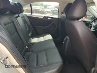 2014 Volkswagen Jetta SE z VIN 3VWD07AJ4EM299401, wystawiony jako Copart lot #61756715 z przebiegiem 133 246 mil mil oraz Szkoda całkowita • Salvage title. Historia ofert i sprzedaży dostępna na DreamBid. Obrazek 10.