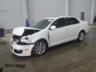 2010 Volkswagen Jetta SE с VIN 3VWRZ7AJ2AM013972, выставлен на аукционе Copart как лот 58512185 с пробегом 120 805 миль миль и Списание • Salvage title. История ставок и продаж доступна на DreamBid. Изображение 1.