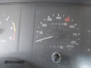 1988 Ford Mustang z VIN 1FABP41AXJF163469, wystawiony jako IAAI lot #42473799 z przebiegiem 89 307 mil mil oraz . Historia ofert i sprzedaży dostępna na DreamBid. Obrazek 7.