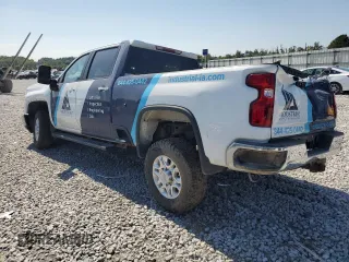 2020 Chevrolet Silverado 3500HD LT with VIN 1GC4YTEY4LF310731, listed as a Copart auction lot 69522614 with 121,916 mi miles and Salvage Title. Bid and sale history available at carsss.com. Image 2.