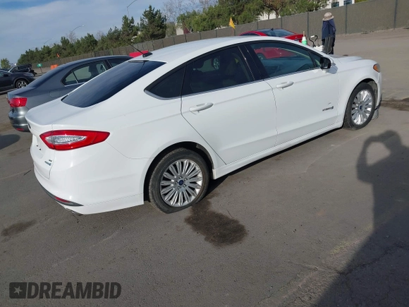 2014 Ford Fusion SE Hybrid with VIN 3FA6P0LU0ER114341, listed as a IAAI auction lot 41578347 with 191,527 mi miles. Bid and sale history available at carsss.com. Image 4.