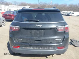 2018 Jeep Compass Altitude with VIN 3C4NJDBB2JT418914, listed as a IAAI auction lot 41759891 with 137,643 mi miles and . Bid and sale history available at carsss.com. Image 16.