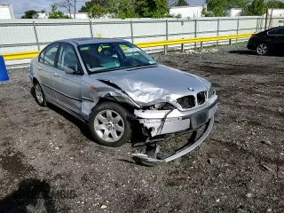 2004 BMW 3 Series 325i z VIN WBAET374X4NJ83744, wystawiony jako Copart lot #58296045 z przebiegiem 129 955 mil mil oraz Szkody całkowita. Historia ofert i sprzedaży dostępna na DreamBid. Obrazek 13.