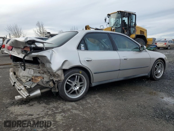 1998 Honda Accord LX with VIN 1HGCG5540WA180862, listed as a Copart auction lot 87071084 with 394,803 mi miles and Salvage title. Bid and sale history available at DreamBid. Image 3.