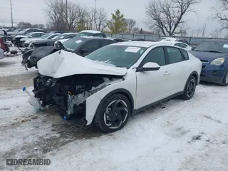 2025 Kia K4 EX with VIN 3KPFU4DE2SE008137, listed as a IAAI auction lot 41292373 with 1 mi miles. Bid and sale history available at carsss.com. Image 2.