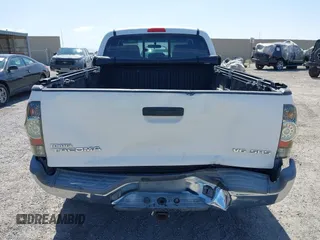 2006 Toyota Tacoma with VIN 3TMMU52N86M003228, listed as a IAAI auction lot 42548963 with 165,176 mi miles and . Bid and sale history available at DreamBid. Image 16.