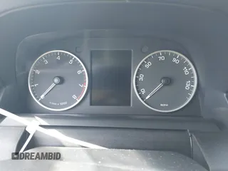 2016 Land Rover LR4 HSE z VIN SALAG2V62GA826113, wystawiony jako IAAI lot #41796713 z przebiegiem Nie podano mil oraz . Historia ofert i sprzedaży dostępna na DreamBid. Obrazek 7.