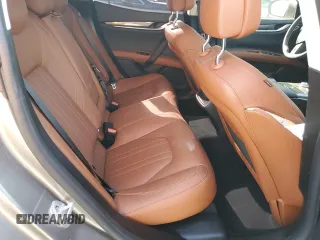 2019 Maserati Ghibli z VIN ZAM57XSA4K1315392, wystawiony jako Copart lot #67172684 z przebiegiem 30 544 mil mil oraz Szkody całkowita. Historia ofert i sprzedaży dostępna na DreamBid. Obrazek 10.
