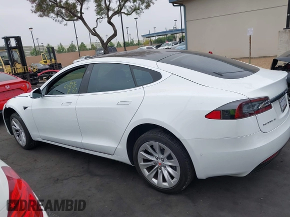 2017 Tesla Model S 60 with VIN 5YJSA1E19HF189578, listed as a IAAI auction lot 42374977 with 40,844 mi miles and . Bid and sale history available at DreamBid. Image 15.