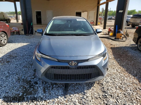 2021 Toyota Corolla LE with VIN 5YFEPMAE0MP150947, listed as a Copart auction lot 52053385 with 76,713 mi miles and Salvage Title. Bid and sale history available at DreamBid. Image 5.