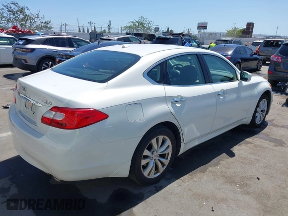 2011 Infiniti M z VIN JN1BY1AR2BM370448, wystawiony jako IAAI lot #42541773 z przebiegiem 133 188 mil mil oraz . Historia ofert i sprzedaży dostępna na DreamBid. Obrazek 4.