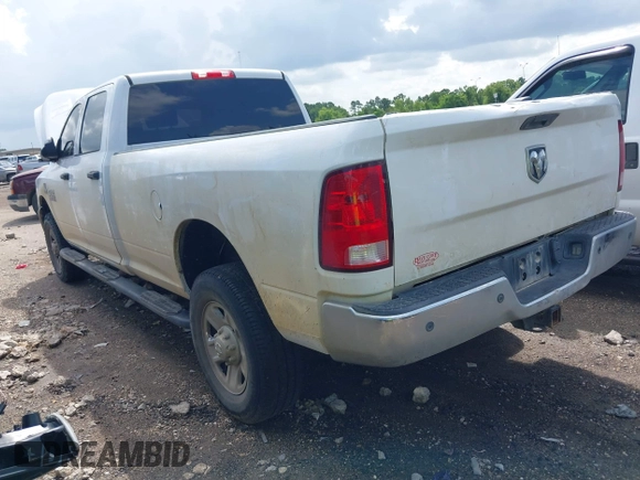2018 Ram 2500 Tradesman z VIN 3C6UR5HJ5JG284053, wystawiony jako IAAI lot #42672148 z przebiegiem 158 783 mil mil oraz . Historia ofert i sprzedaży dostępna na DreamBid. Obrazek 3.