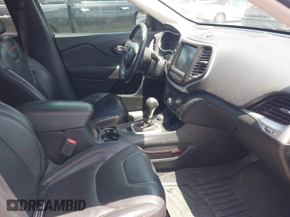 2017 Jeep Cherokee Trailhawk L Plus с VIN 1C4PJMBS4HD217640, выставлен на аукционе IAAI как лот 42546332 с пробегом 58 141 миль миль и . История ставок и продаж доступна на DreamBid. Изображение 5.