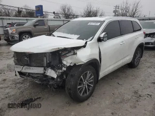 2018 Toyota Highlander SE z VIN 5TDJZRFHXJS857422, wystawiony jako Copart lot #84721464 z przebiegiem Nie podano mil oraz Nie do naprawy. Historia ofert i sprzedaży dostępna na DreamBid. Obrazek 1.