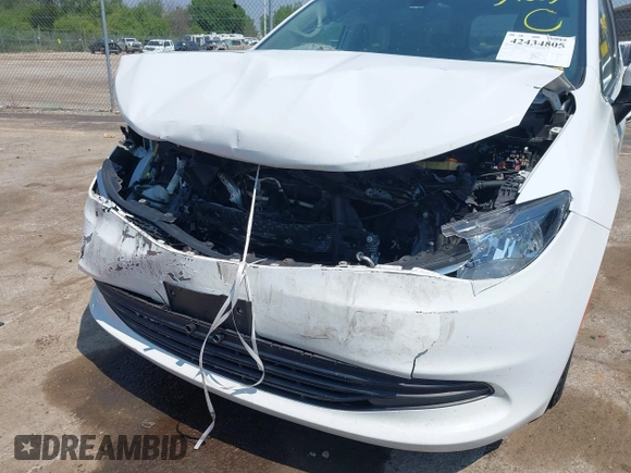 2017 Chrysler Pacifica Touring with VIN 2C4RC1DG4HR533711, listed as a IAAI auction lot 42434805 with 141,859 mi miles and . Bid and sale history available at DreamBid. Image 6.
