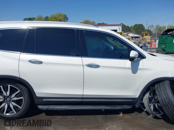 2019 Honda Pilot Touring 8-Passenger z VIN 5FNYF5H93KB021978, wystawiony jako IAAI lot #41915333 z przebiegiem 82 676 mil mil oraz . Historia ofert i sprzedaży dostępna na DreamBid. Obrazek 13.