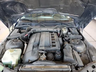 2002 BMW Z3 2.5 z VIN 4USCN33432LM06882, wystawiony jako Copart lot #57186805 z przebiegiem 117 834 mil mil oraz Czysty tytuł • Clean title. Historia ofert i sprzedaży dostępna na DreamBid. Obrazek 11.