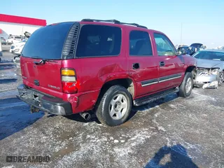 2005 Chevrolet Tahoe Z71 with VIN 1GNEC13T55R155842, listed as a IAAI auction lot 41321412 with 221,109 mi miles. Bid and sale history available at carsss.com. Image 4.