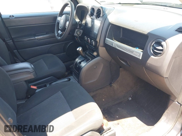 2016 Jeep Compass Sport with VIN 1C4NJCBA0GD560307, listed as a IAAI auction lot 42537535 with 178,194 mi miles and . Bid and sale history available at DreamBid. Image 5.