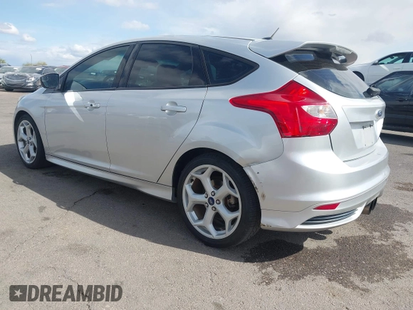 2014 Ford Focus ST with VIN 1FADP3L94EL422471, listed as a IAAI auction lot 41950492 with 80,440 mi miles and . Bid and sale history available at carsss.com. Image 3.