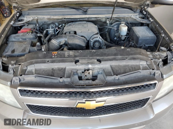 2012 Chevrolet Tahoe LS z VIN 1GNSCAE06CR318744, wystawiony jako Copart lot #46444455 z przebiegiem 194 651 mil mil oraz Czysty tytuł • Clean title. Historia ofert i sprzedaży dostępna na DreamBid. Obrazek 12.