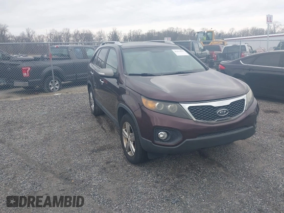2013 Kia Sorento EX with VIN 5XYKU3A66DG396551, listed as a IAAI auction lot 41913927 with 136,685 mi miles. Bid and sale history available at carsss.com. Image 1.
