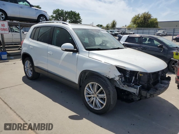 2016 Volkswagen Tiguan SEL with VIN WVGAV7AX8GW581339, listed as a Copart auction lot 52997855 with 47,096 mi miles and Salvage Title. Bid and sale history available at DreamBid. Image 4.