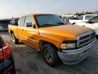1996 Dodge Ram 1500 with VIN 3B7HC13Z6TG102221, listed as a Copart auction lot 82932334 with 226,576 mi miles and Clean Title. Bid and sale history available at carsss.com. Image 4.