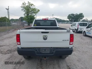 2018 Ram 2500 Tradesman с VIN 3C6MR5AJ8JG295963, выставлен на аукционе IAAI как лот 41781838 с пробегом 141 650 миль миль и . История ставок и продаж доступна на DreamBid. Изображение 16.