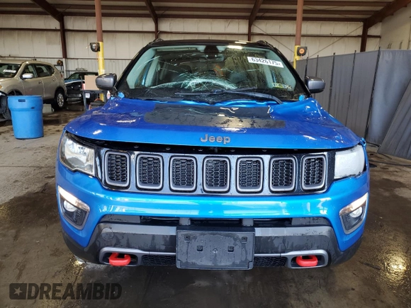 2017 Jeep Compass Trailhawk z VIN 3C4NJDDB1HT689633, wystawiony jako Copart lot #63426175 z przebiegiem 63 209 mil mil oraz Szkoda całkowita • Salvage title. Historia ofert i sprzedaży dostępna na DreamBid. Obrazek 5.