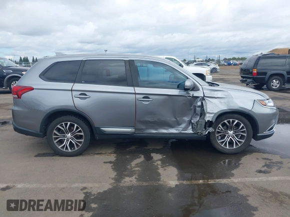 2018 Mitsubishi Outlander SE with VIN JA4AD3A31JZ016055, listed as a IAAI auction lot 42245714 with 97,448 mi miles and . Bid and sale history available at DreamBid. Image 13.