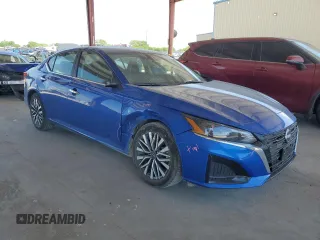2025 Nissan Altima SV with VIN 1N4BL4DV4SN301413, listed as a Copart auction lot 54046575 with 12,866 mi miles and Clean Title. Bid and sale history available at DreamBid. Image 4.