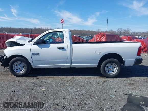 2017 Ram 1500 Tradesman z VIN 3C6JR6DG2HG734559, wystawiony jako IAAI lot #41650921 z przebiegiem 120 953 mil mil oraz . Historia ofert i sprzedaży dostępna na DreamBid. Obrazek 14.