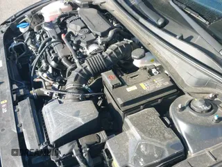 2025 Hyundai Elantra N Line z VIN KMHLR4DF8SU936559, wystawiony jako IAAI lot #43089082 z przebiegiem 9 408 mil mil oraz . Historia ofert i sprzedaży dostępna na DreamBid. Obrazek 19.