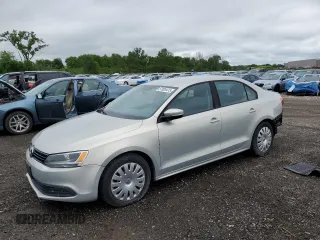 2012 Volkswagen Jetta SE z VIN 3VWDP7AJ8CM302938, wystawiony jako Copart lot #57828475 z przebiegiem 127 174 mil mil oraz Czysty tytuł • Clean title. Historia ofert i sprzedaży dostępna na DreamBid. Obrazek 1.
