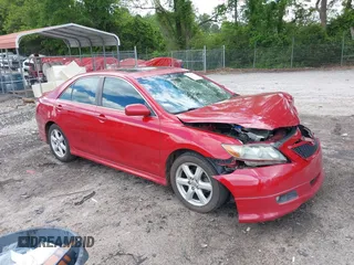 2007 Toyota Camry LE z VIN 4T1BK46KX7U032018, wystawiony jako IAAI lot #42191406 z przebiegiem 207 419 mil mil oraz . Historia ofert i sprzedaży dostępna na DreamBid. Obrazek 1.