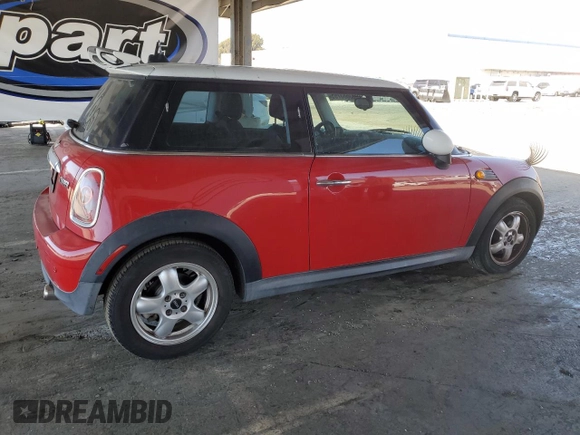 2007 MINI Hardtop with VIN WMWMF33587TT50877, listed as a Copart auction lot 63683795 with 105,078 mi miles and Clean title. Bid and sale history available at DreamBid. Image 3.