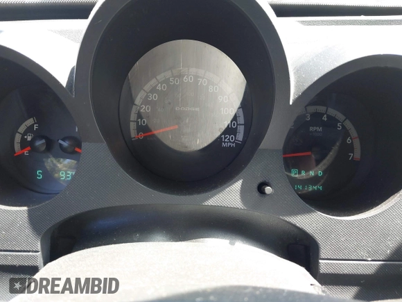 2007 Dodge Nitro SXT z VIN 1D8GT28K57W689694, wystawiony jako IAAI lot #42311713 z przebiegiem 141 344 mil mil oraz . Historia ofert i sprzedaży dostępna na DreamBid. Obrazek 7.