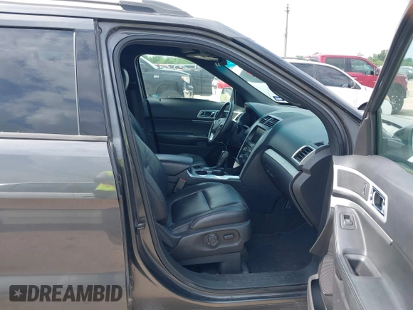 2015 Ford Explorer XLT with VIN 1FM5K7D8XFGB49343, listed as a IAAI auction lot 42159381 with 142,073 mi miles and . Bid and sale history available at carsss.com. Image 5.