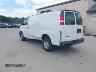 2018 Chevrolet Express Cargo with VIN 1GCWGAFPXJ1174685, listed as a IAAI auction lot 42577588 with 54,673 mi miles and . Bid and sale history available at DreamBid. Image 3.