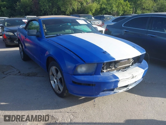 2006 Ford Mustang GT Deluxe z VIN 1ZVHT85H865217375, wystawiony jako IAAI lot #42770588 z przebiegiem Nie podano mil oraz . Historia ofert i sprzedaży dostępna na DreamBid. Obrazek 1.