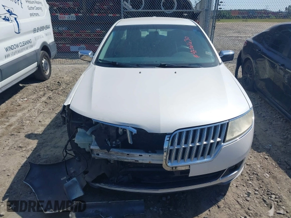 2010 Lincoln MKZ z VIN 3LNHL2GC1AR613439, wystawiony jako IAAI lot #42061630 z przebiegiem 154 707 mil mil oraz . Historia ofert i sprzedaży dostępna na DreamBid. Obrazek 11.