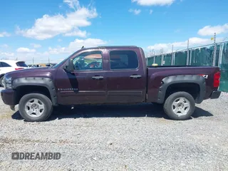 2008 Chevrolet Silverado 1500 LT w/1LT with VIN 2GCEK13M781169033, listed as a IAAI auction lot 42046307 with 153,468 mi miles. Bid and sale history available at carsss.com. Image 14.